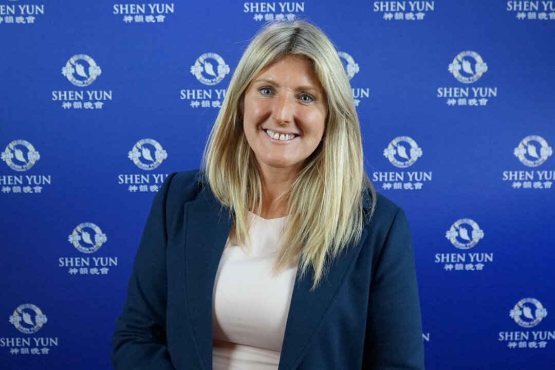 Erin Thompson saw Shen Yun Performing Arts at the Adelaide Festival Centre in Adelaide, Australia, on May 13, 2022. (NTD)