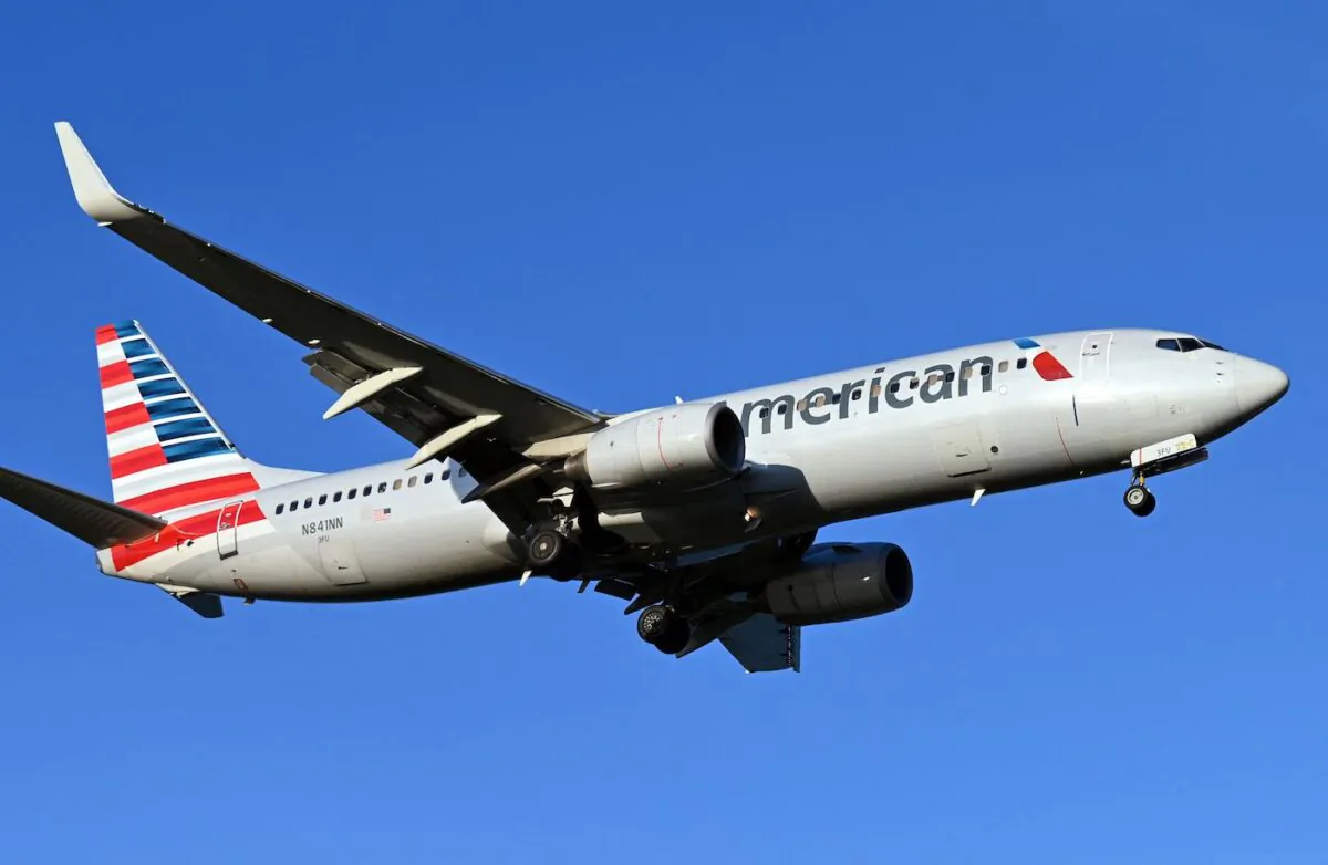 An American Airlines plane approaches the runway at Ronald Reagan Washington National Airport (DCA) in Arlington, Virginia, on April 2, 2022. (Daniel Slim/AFP via Getty Images)