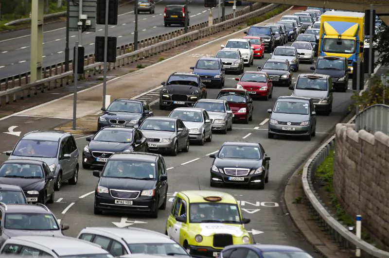 A file photograph shows a traffic jam as cars head towards the approach tunnel of Heathrow Airport, west London, Britain November 26, 2015. (Reuters/Peter Nicholls/files)