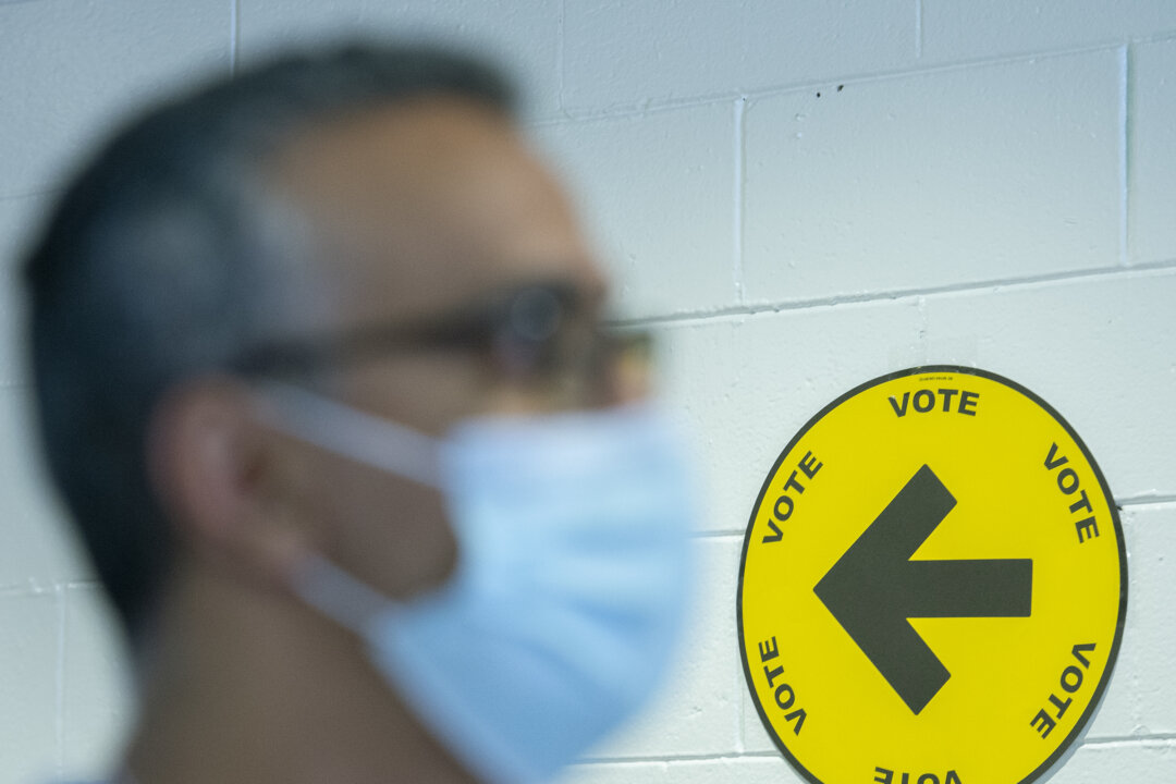 Mask Mandate Lifted for Public Servants, Workplaces to Return to Full Capacity: Health Canada