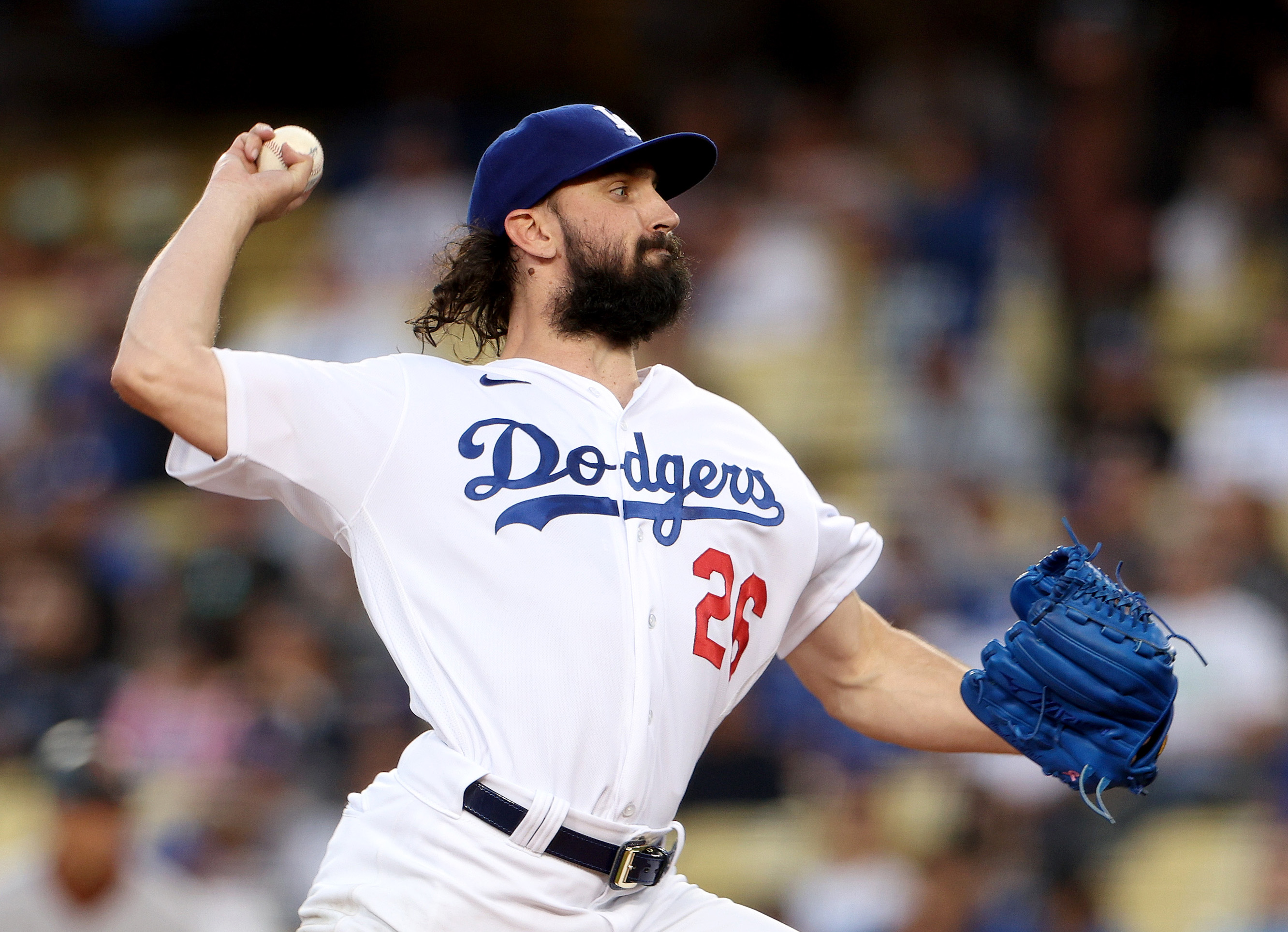 Dodgers use sixth inning rally to beat Padres 5-2