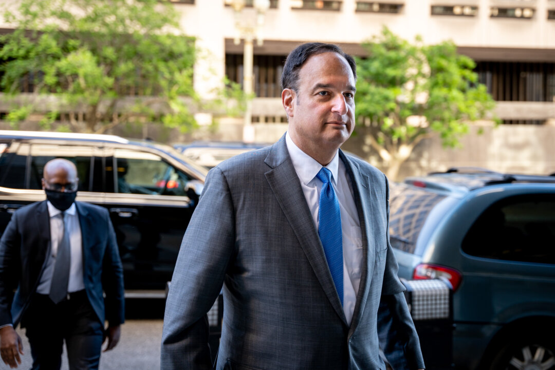 Judge Denies Former Clinton Lawyer’s Request for Mistrial