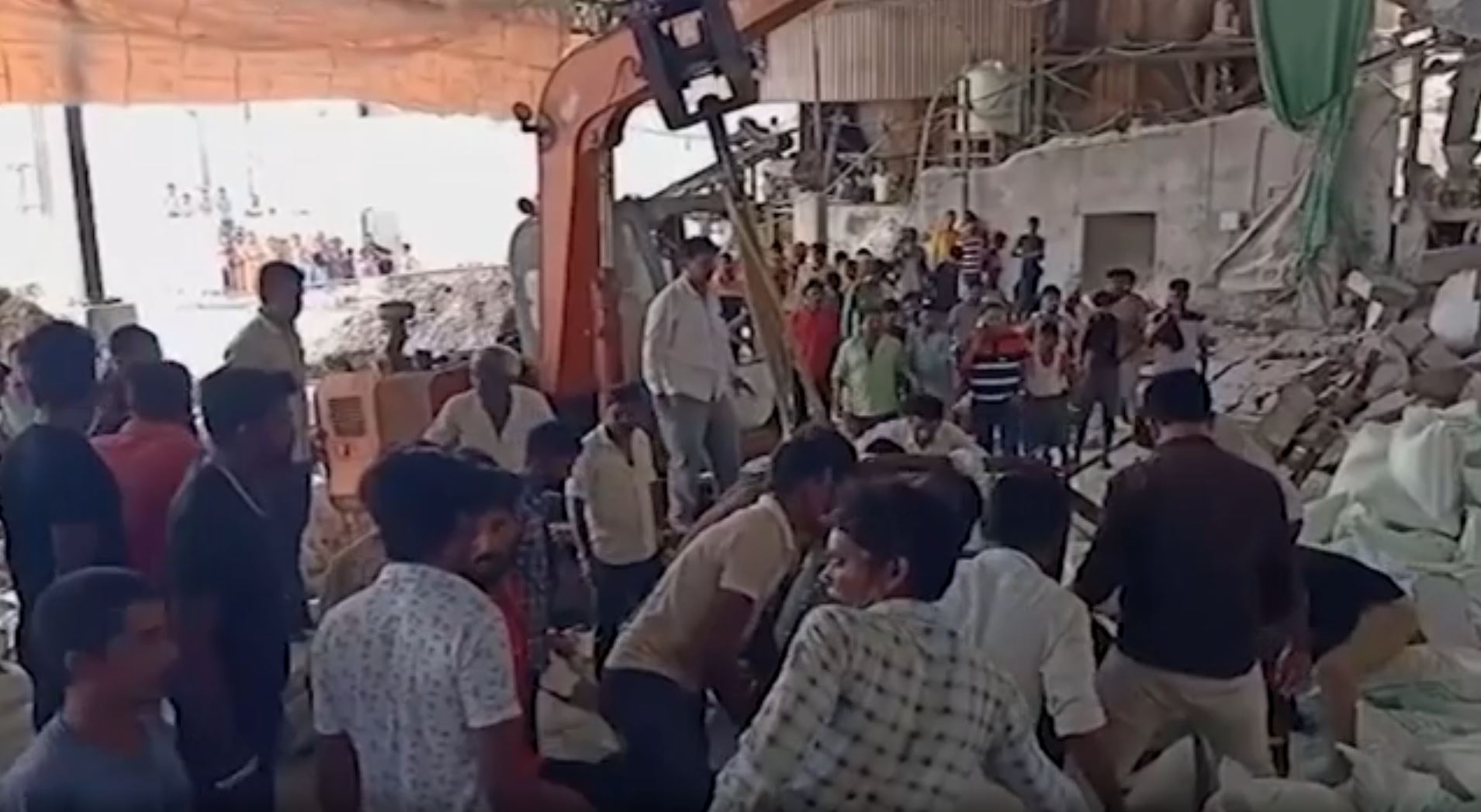 At Least 12 Killed in Wall Collapse in Salt Packaging Factory - Vimarsana News