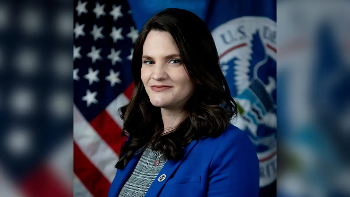 Official portrait of Nina Jankowicz. (@wiczipedia/Twitter)