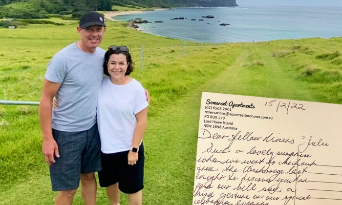 A Pair Celebrating Their 20th Wedding Anniversary Pay for Elderly Couple's 60th-Anniversary Meal