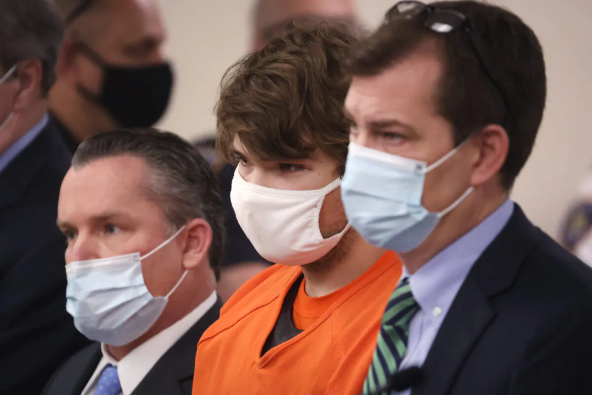 Payton Gendron (C) appears before a judge at the Erie County Courthouse in Buffalo, N.Y., on May 19, 2022. (Scott Olson/Getty Images)