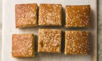 Tahini and Banana, a Popular (And Tasty!) Pairing