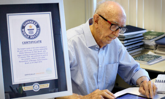 100-Year-Old Man Breaks World Record for ‘Longest Career in the Same Company,’ Shares Life Lesson