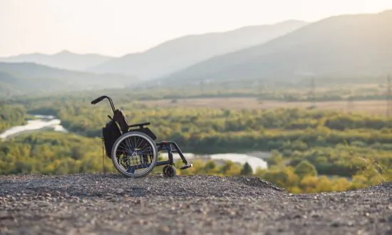 BC Man Paralyzed After COVID Vaccination Receives Feds’ Approval for Compensation 15 Months Later