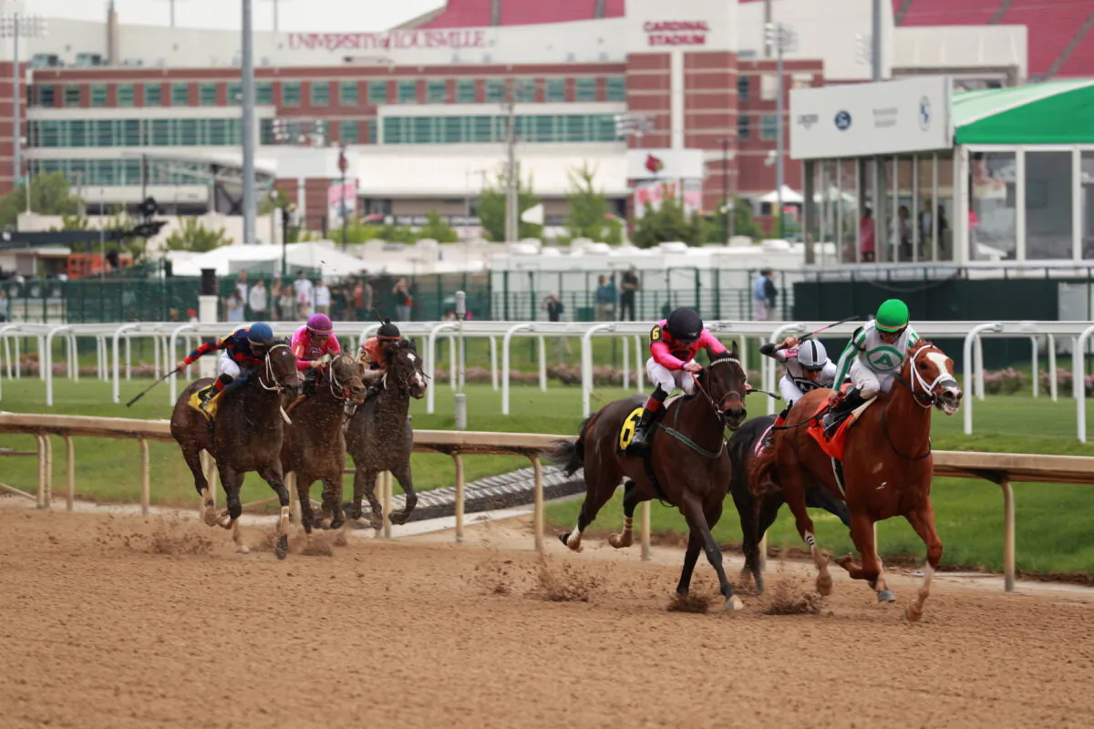 Horses take part in race 4 on 148th Thurby, the Thursday before Kentucky Derby at Churchill Downs in Louisville, Ky., on May 5, 2022. (Amira Karaoud/Reuters)