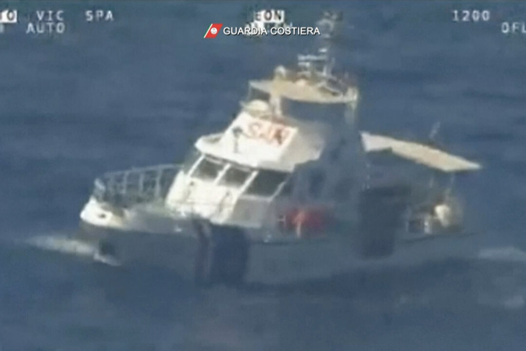 3 Die, 2 Missing After Tugboat Sinks Off Southern Italy