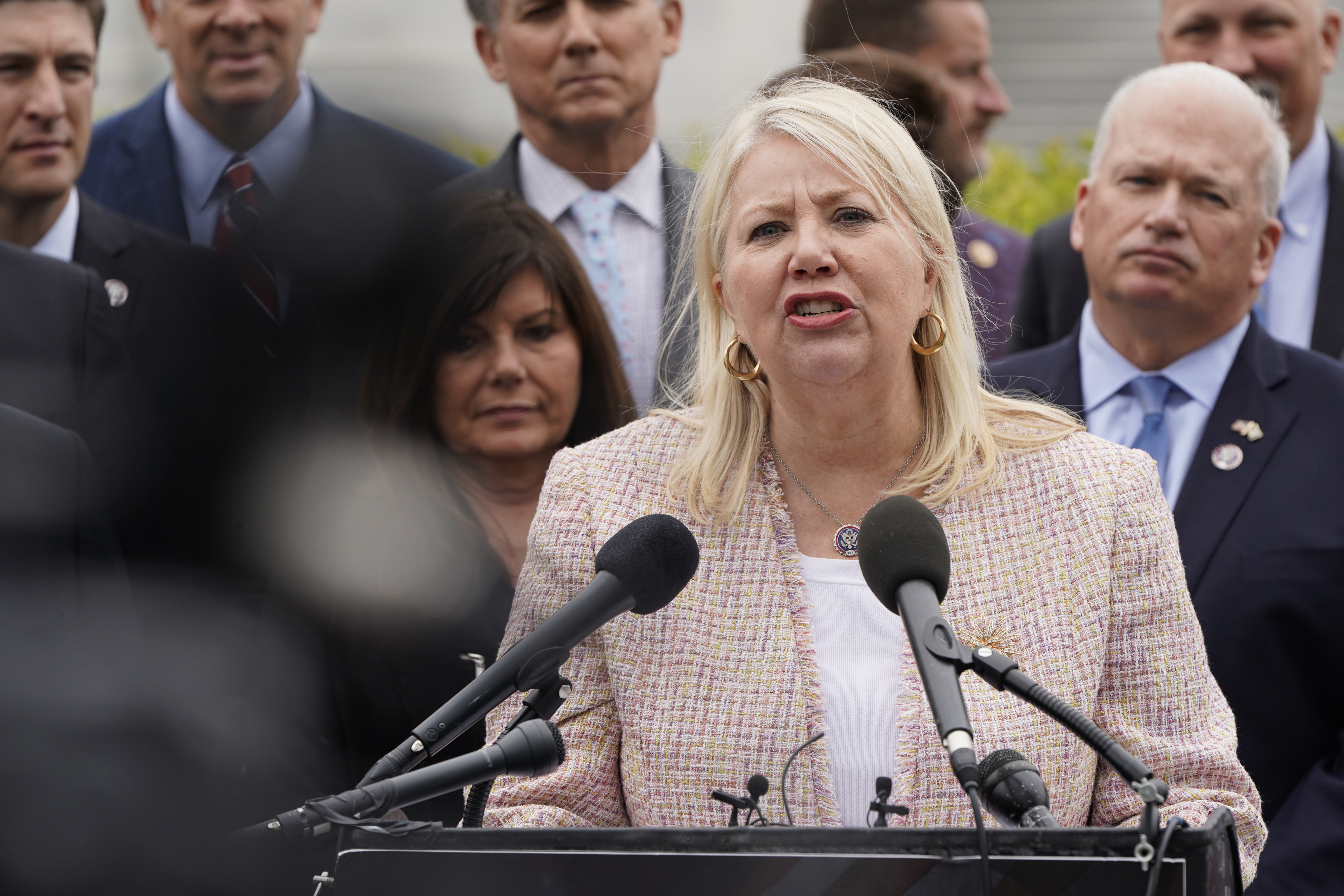 Republicans Introduce 'Women's Bill of Rights' to Protect Biological Females - Vimarsana News