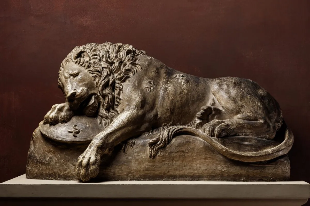"Dying Lion (The Lucerne Lion)," 1819, by Bertel Thorvaldsen. Plaster cast; 2 feet 9 inches by  5 feet 3 1/4 inches. Thorvaldsens Museum, Copenhagen, Denmark. (Jakob Faurvig/Thorvaldsens Museum)