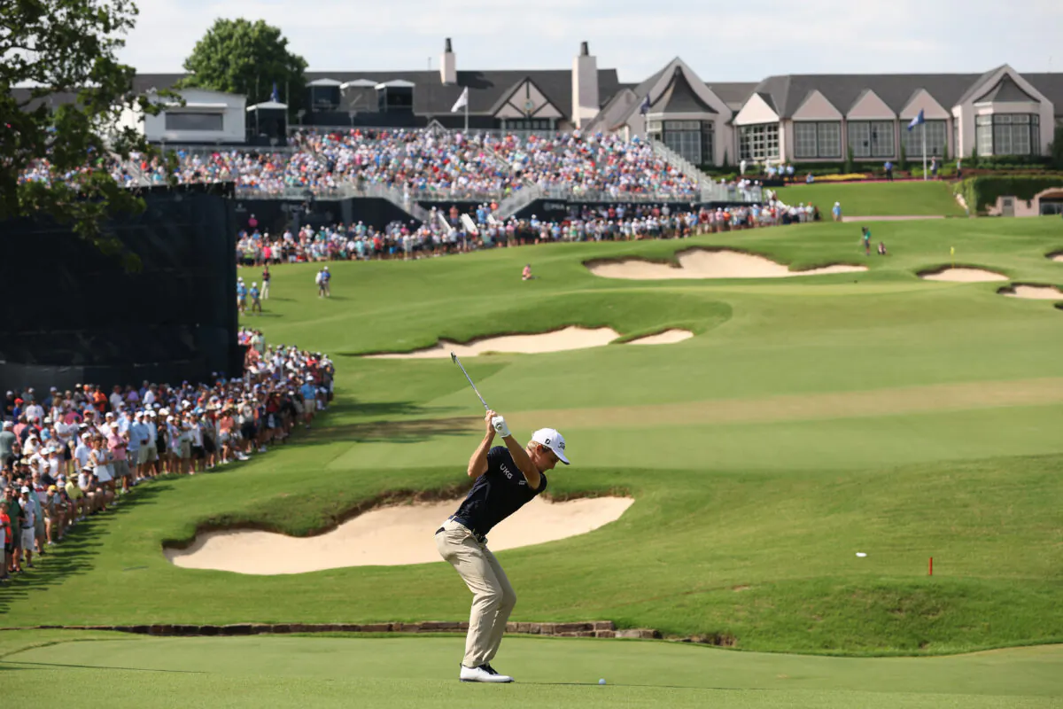 Will Zalatoris of the United States plays his second shot on the 18th hole during the first round of the 2022 PGA Championship at Southern Hills Country Club, in Tulsa,  on May 19, 2022. (Ezra Shaw/Getty Images)