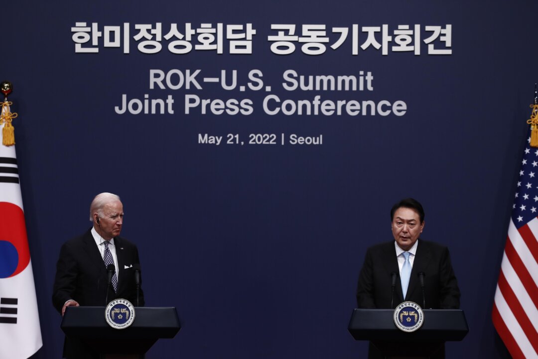 First Biden-Yoon Summit Discusses North Korea, Supply Chains, and Security