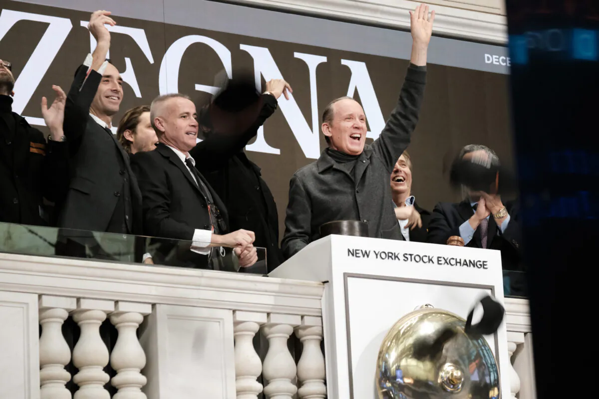 NEW YORK, NEW YORK - DECEMBER 20: Zegna’s Chief Executive Gildo Zegna (right) rings the Opening Bell of the New York Stock Exchange (NYSE) as the Italian luxury group goes public through a merger with a  U.S. special purpose acquisition company (SPAC) in a deal with an enterprise value of $3.1 billion on December 20, 2021 in New York City. Stocks fell sharply in morning trading with the Dow falling over 500 points. (Photo by Spencer Platt/Getty Images)