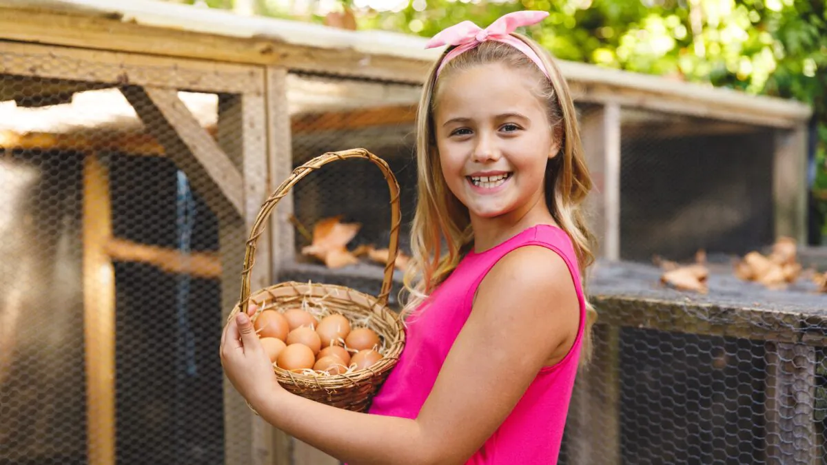 A 7-year-old girl operates a egg selling business successfully. (wavebreakmedia/Shutterstock)