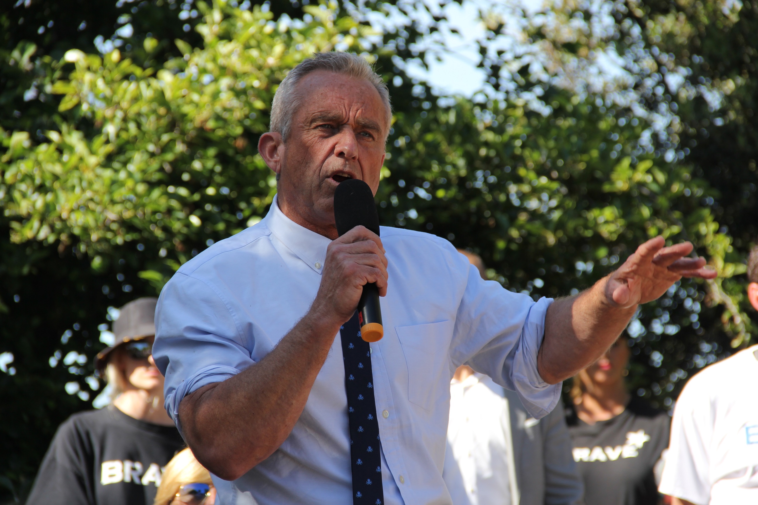 RFK Jr., Others, Speak at Facebook 'Censorship' Rally - Vimarsana News