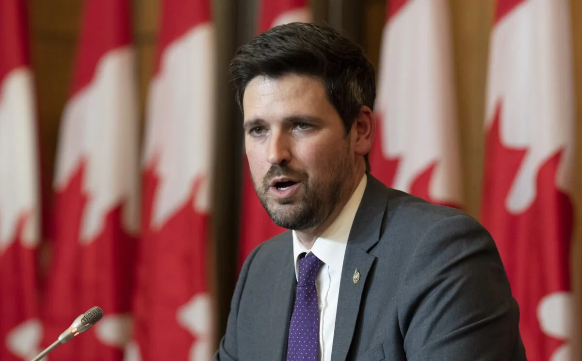 Immigration, Refugees and Citizenship Minister Sean Fraser speaks during a news conference with United Nations High Commissioner for Refugees Filippo Grandi, April 6, 2022 in Ottawa. (The Canadian Press/Adrian Wyld)