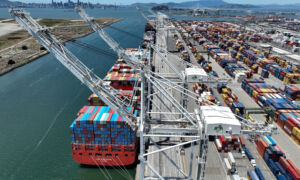 Freight Rates on US–China Routes Plunge Amid Rising Risk of Global Recession