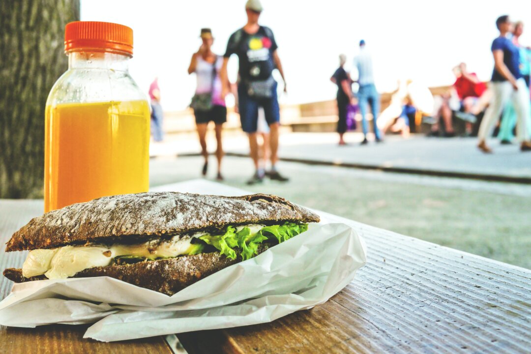 Not all calories are created equal. (Photo by Lum3n/Pexels)