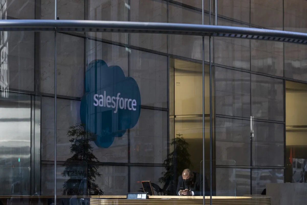 People inside the Salesforce Tower in San Francisco, on Dec. 1, 2020. (Stephen Lam/Getty Images)