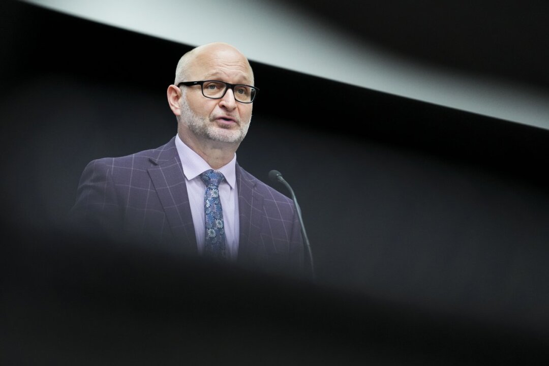 Federal Government Says Court Challenge to Quebec Language Law Possible ...