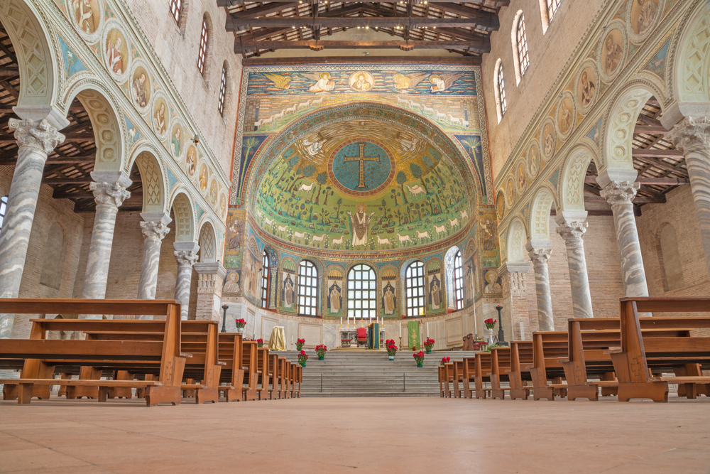 Ravenna,,Italy,-,January,29,,2020:,The,Nave,Of,Church