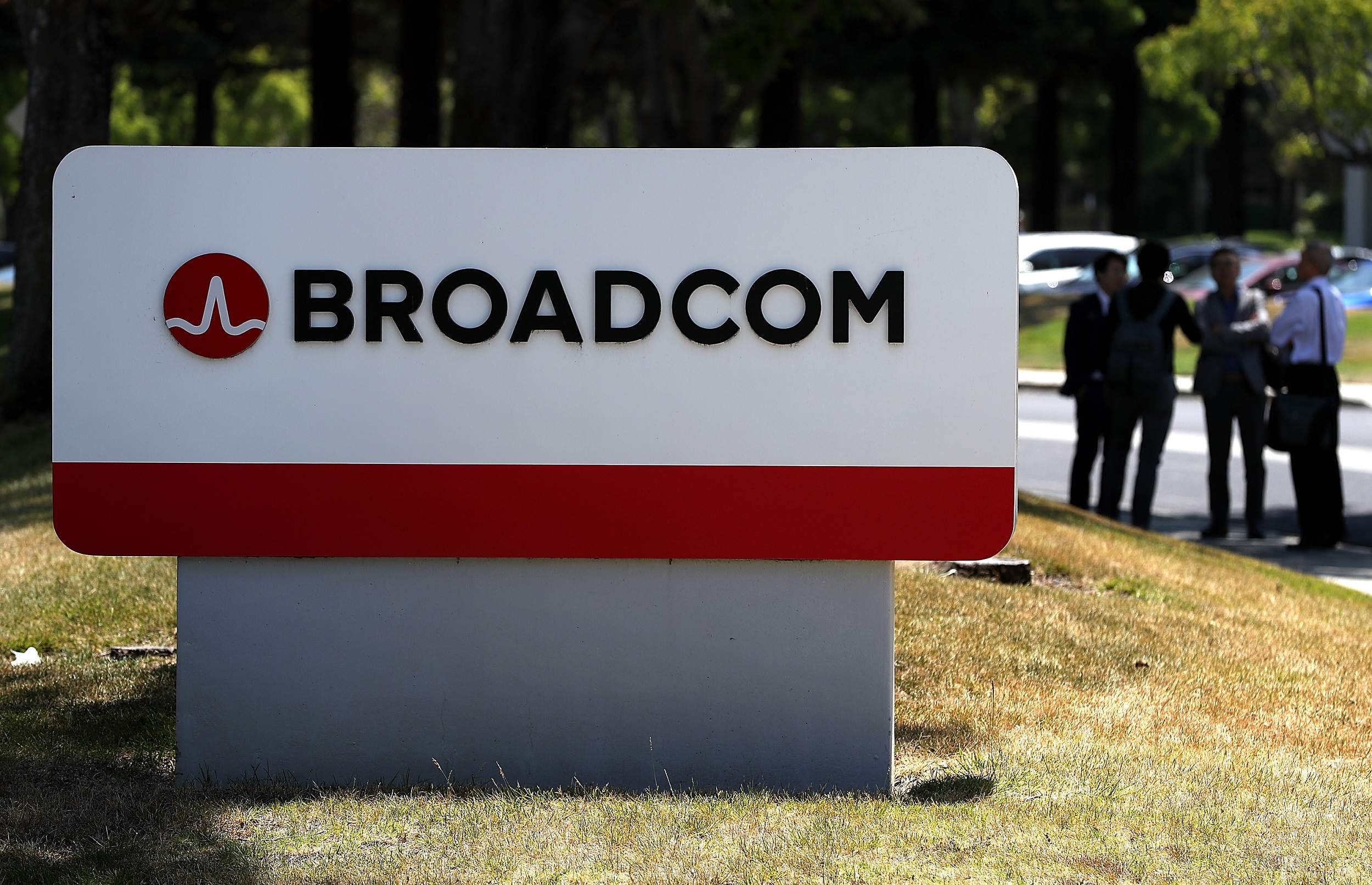Broadcom to Acquire VMware in $61 Billion Deal: What Investors Need to Know - Vimarsana News