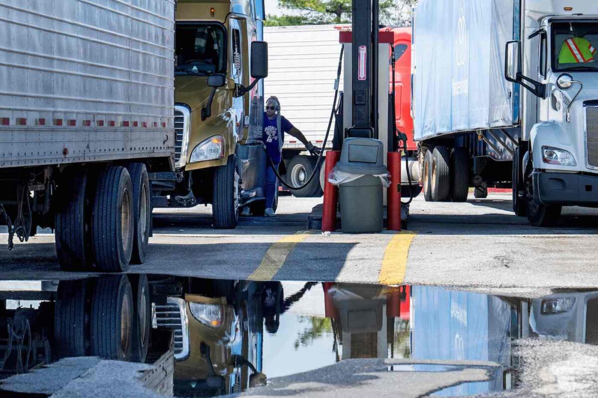 NextImg:Diesel Prices on Cusp of $4 a Barrel as Pump Prices Decline for Third Straight Week