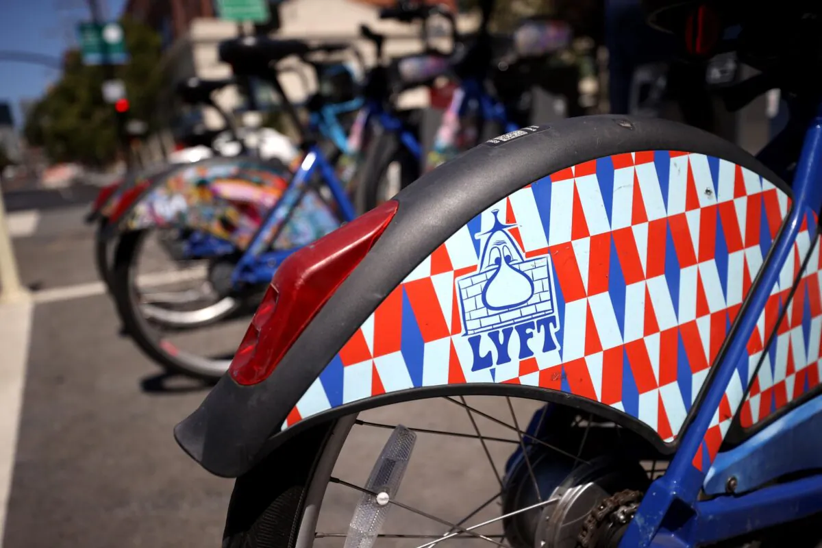 The Lyft logo on Lyft bike share bicycle in San Francisco on Aug. 12, 2020. (Justin Sullivan/Getty Images)