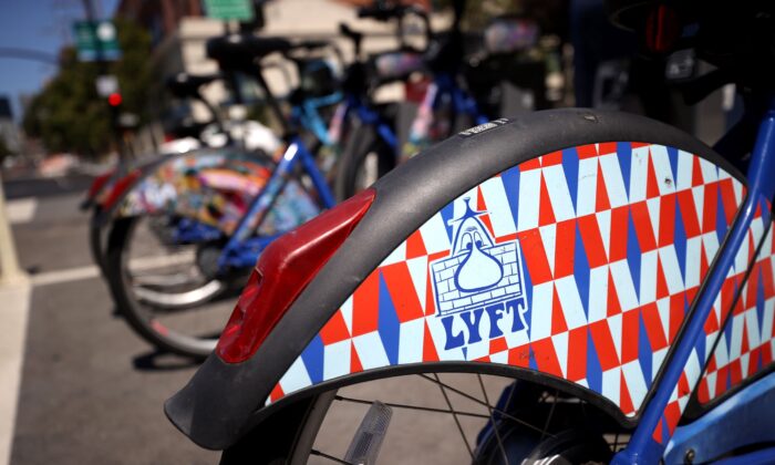 The Lyft logo on Lyft bike share bicycle in San Francisco on Aug. 12, 2020. (Justin Sullivan/Getty Images)