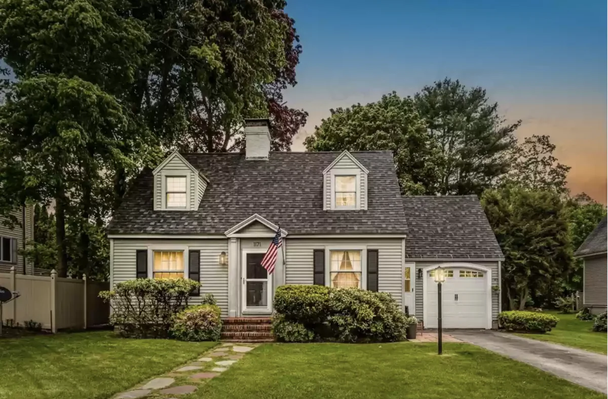 A single-family home in Manchester, N.H., is listed for $434,900. (Courtesy of Realtor.com)