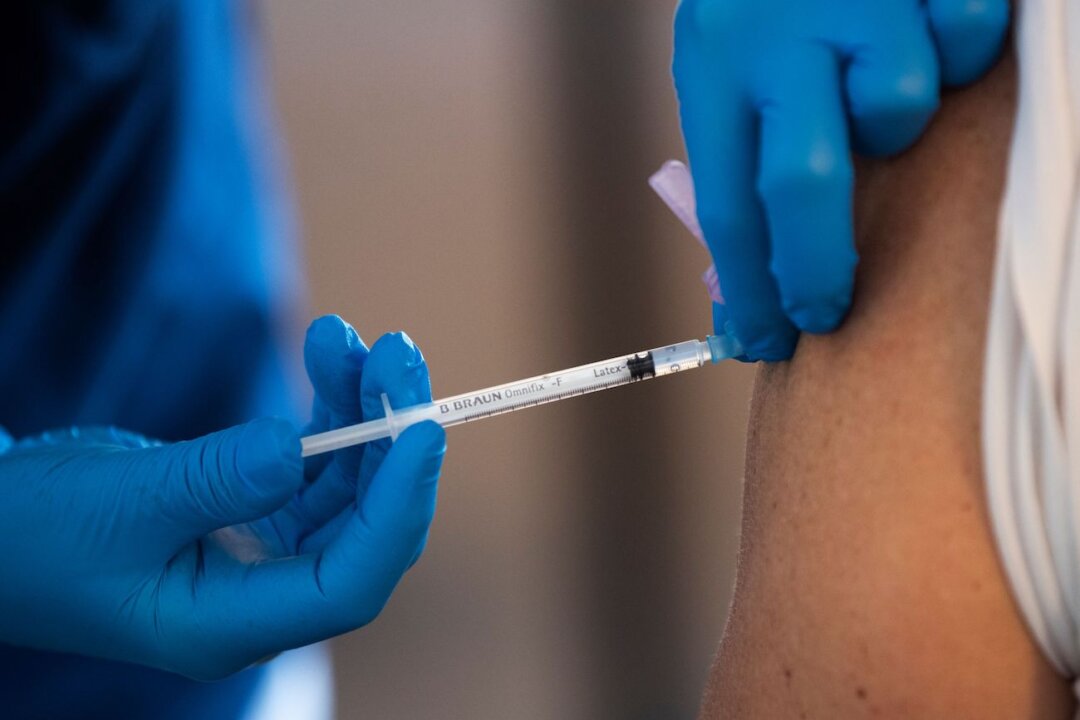 Sweden Recommends 5th Dose of COVID-19 Vaccine to Pregnant Women and Over-65s