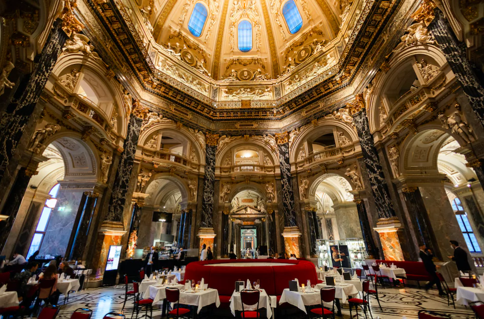 Café-Restaurant at the Kunsthistorisches Museum Vienna. (Copyright Gourmet)