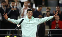 Rising Star Alcaraz Dazzles to Reach Last 16 in Paris
