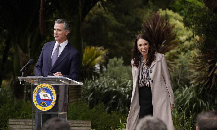 California Gov. Gavin Newsom and New Zealand Prime Minister Jacinda Ardern prepare to take questions after an event in San Francisco, Calif., on May 27, 2022. (Eric Risberg/AP Photo)