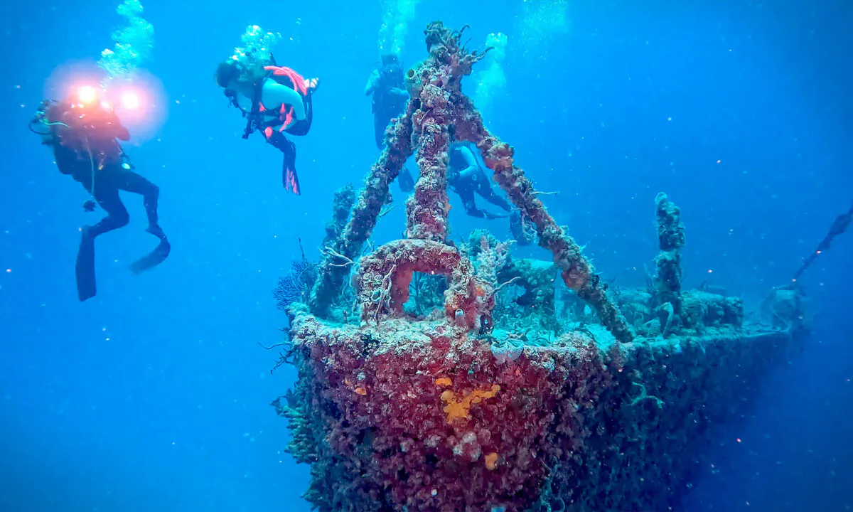 (Frazier Nivens/Florida Keys News Bureau via AP)