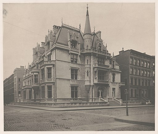 The William K. Vanderbilt House, or “Petit Château,” as it was known, photographed in 1885. （Library of Congress / Public Domain）