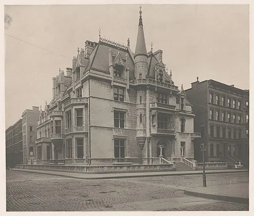The William K. Vanderbilt House, or “Petit Château,” as it was known, photographed in 1885. （Library of Congress / Public Domain）