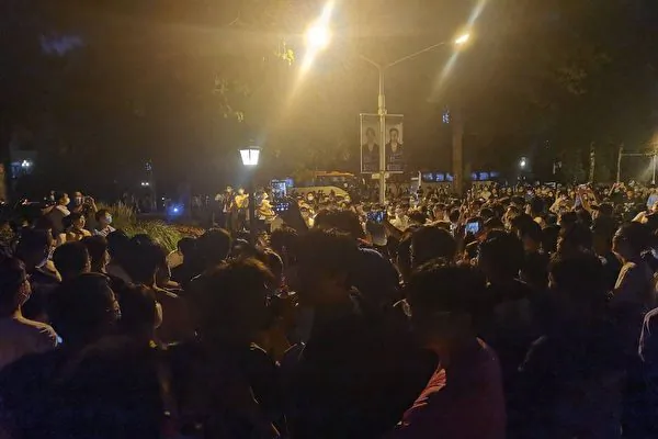 Tianjin University Students Rally to Protest Covid Lockdown, Chanting ‘Down With Bureaucracy’