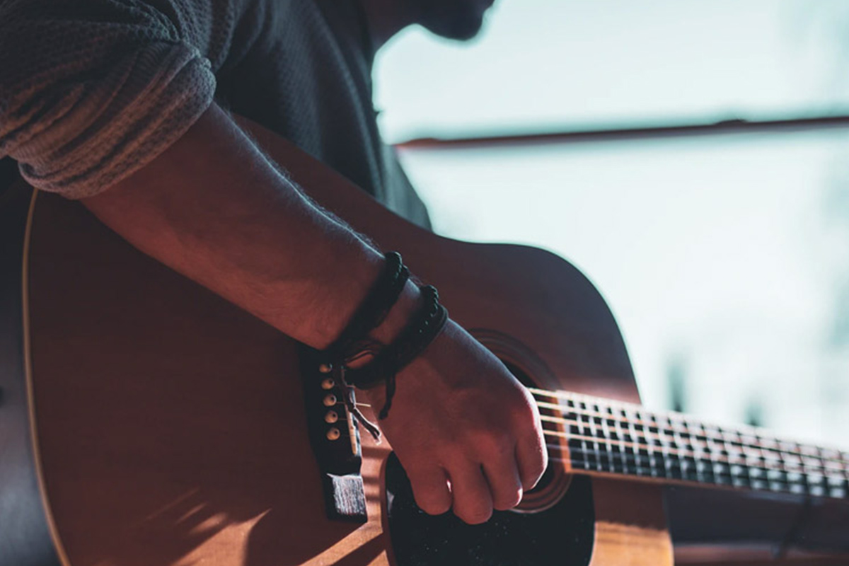 Unleash Your Inner Jimi Hendrix with This $29 Guitar Training - Vimarsana News