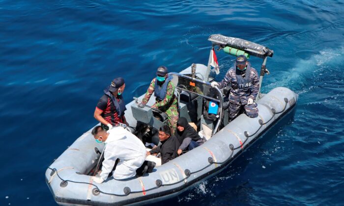 Indonesian Fishermen Rescue 10 More Survivors Of Sunken Boat | The ...