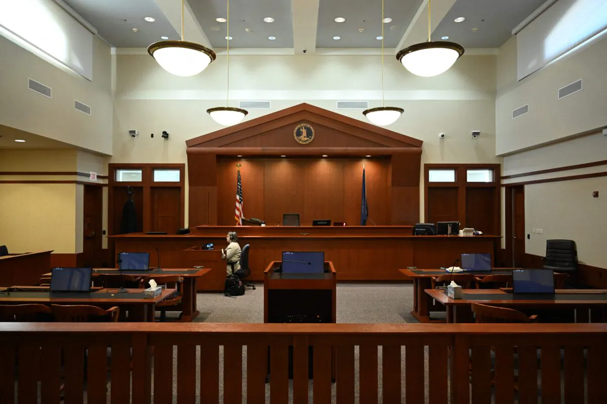 In trials jurors are told: Don't conduct your own research, don't discuss the case with anyone—not even fellow jurors. (Jim Watson/Pool/AFP via Getty Images)