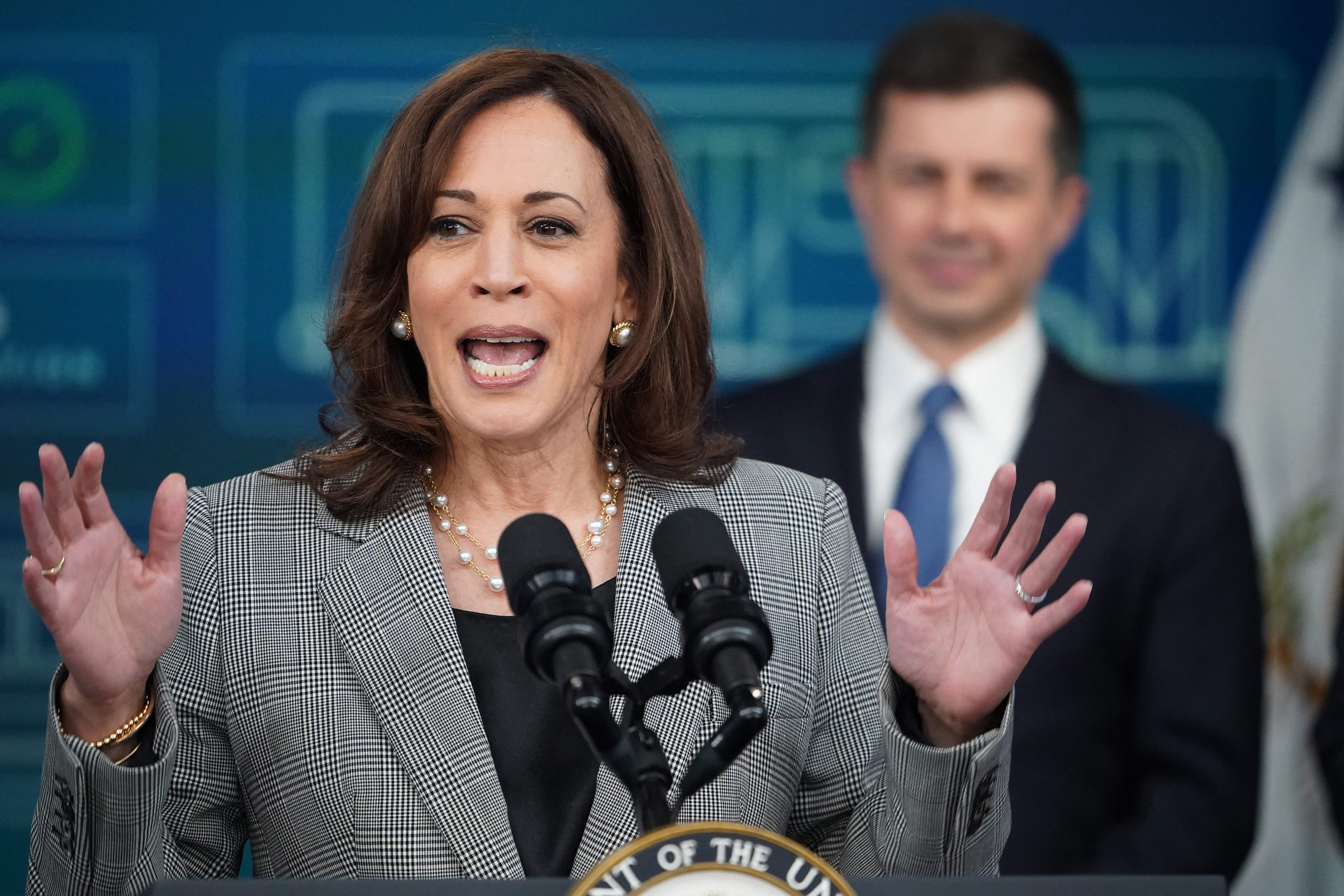 Democrats Refusing to Ban Middle-Class Tax Hikes in New Spending Bill - Vimarsana News