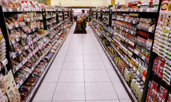Japan May Consumer Confidence Improves for 2nd Month