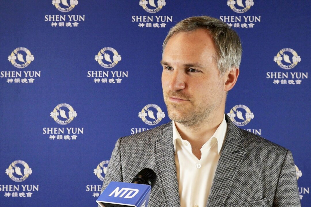 The mayor of Prague, Zdeněk Hřib, at the Shen Yun Performing Arts performance at Prague Congress Center on May 29, 2022. (Michal Kováč/NTD)