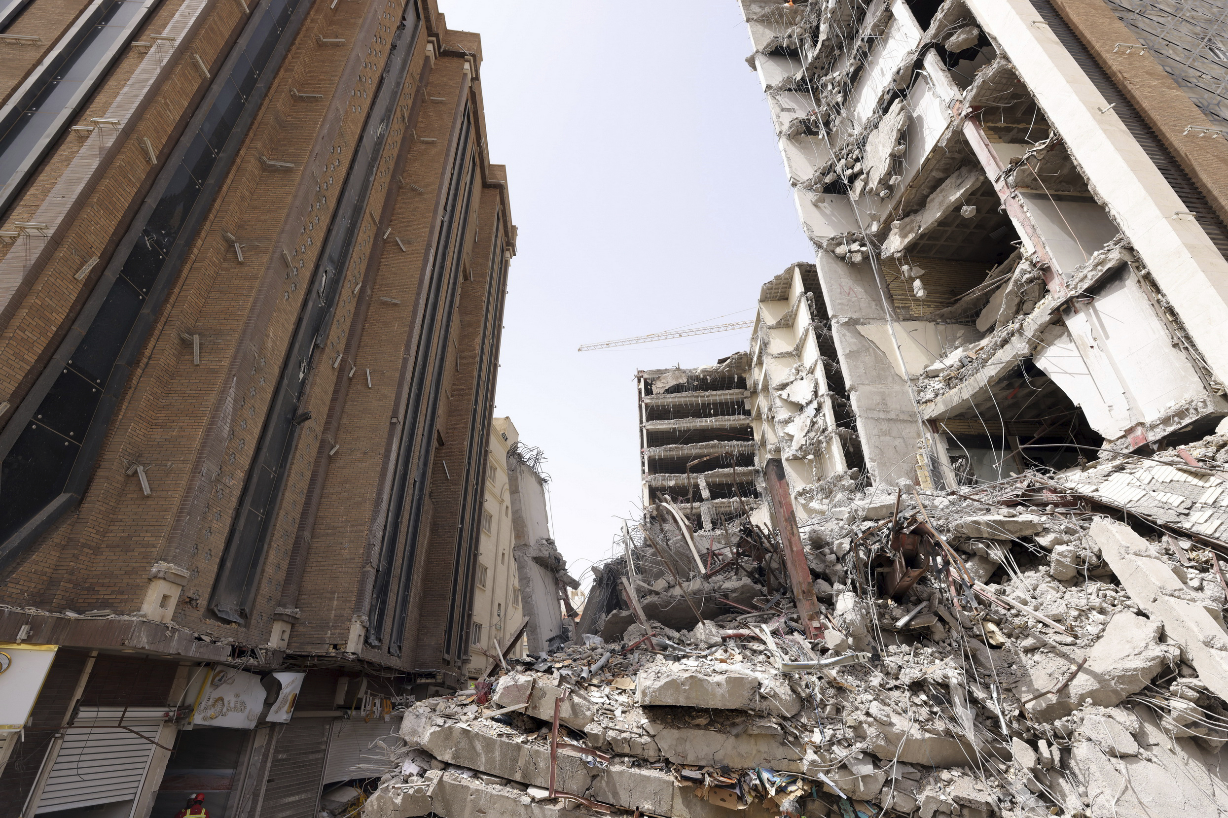 Death Toll in Southwestern Iran Tower Collapse Rises to 41 - Vimarsana News