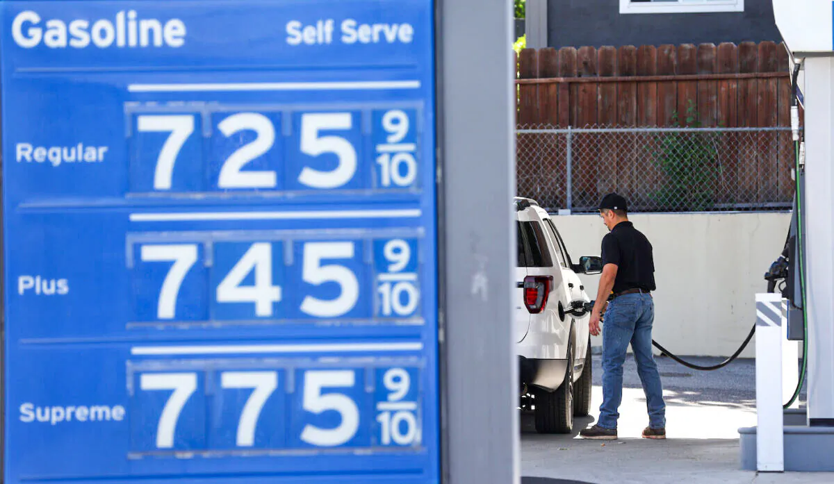 Gas prices over $7.00 a gallon displayed at a Chevron gas station in Menlo Park, Calif., on May 25, 2022. (Justin Sullivan/Getty Images)