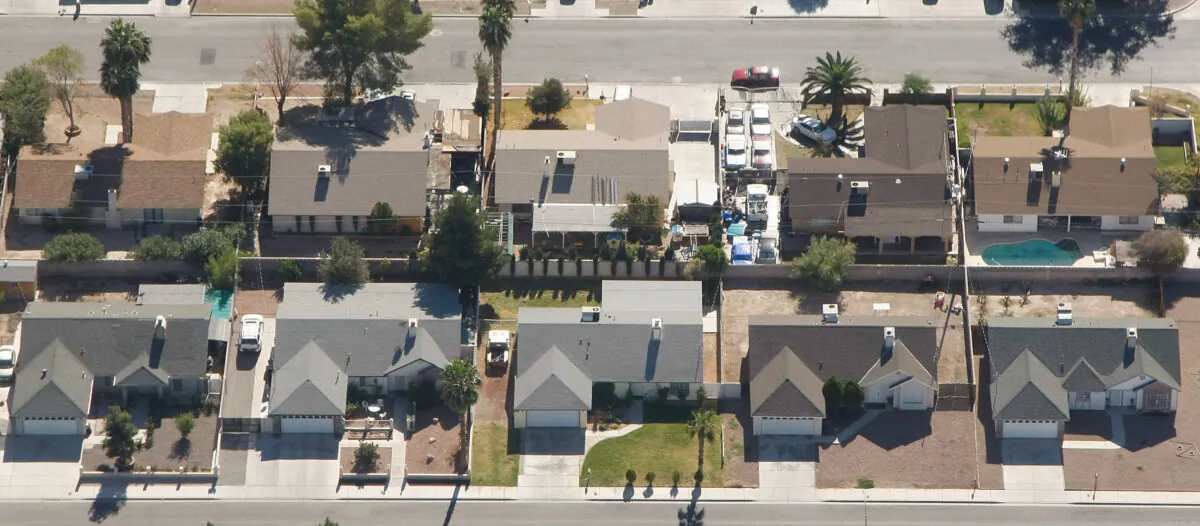 An aerial view of homes in Henderson, Nevada on Nov. 6, 2008. (Ethan Miller/Getty Images)
